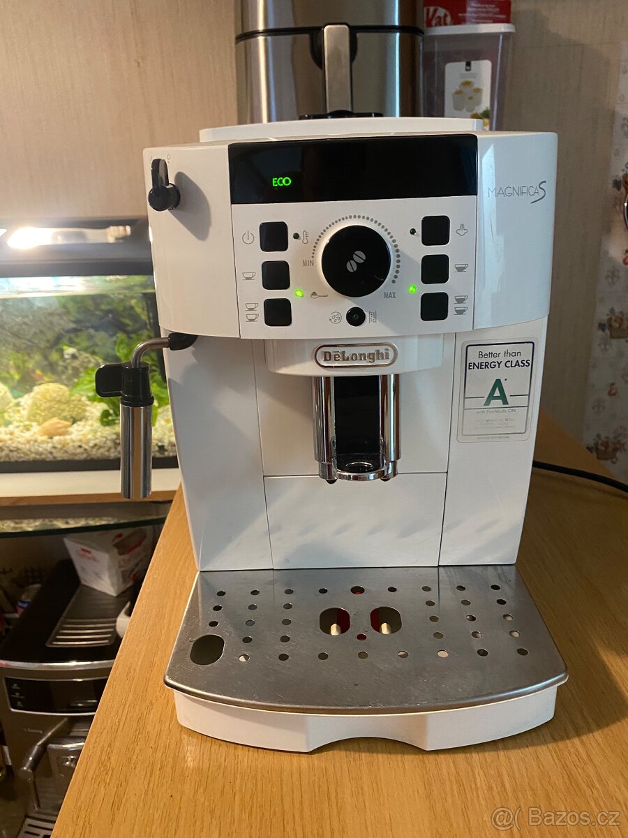 Prodám automaticky kávovar De'Longhi Magnifica Compact ECAM