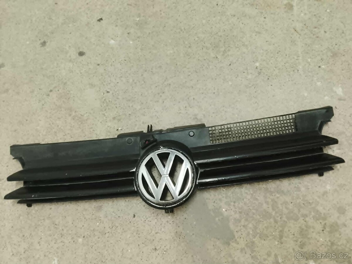 Volkswagen golf 4     př  maska       cen 250 kč