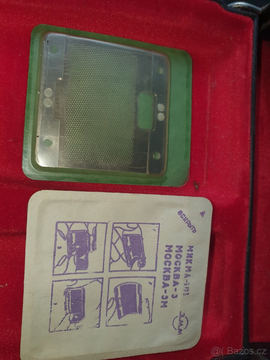 Moskva 3    zbytky holicího strojku