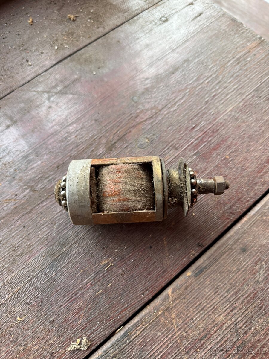 dynamo kotva - Lucas