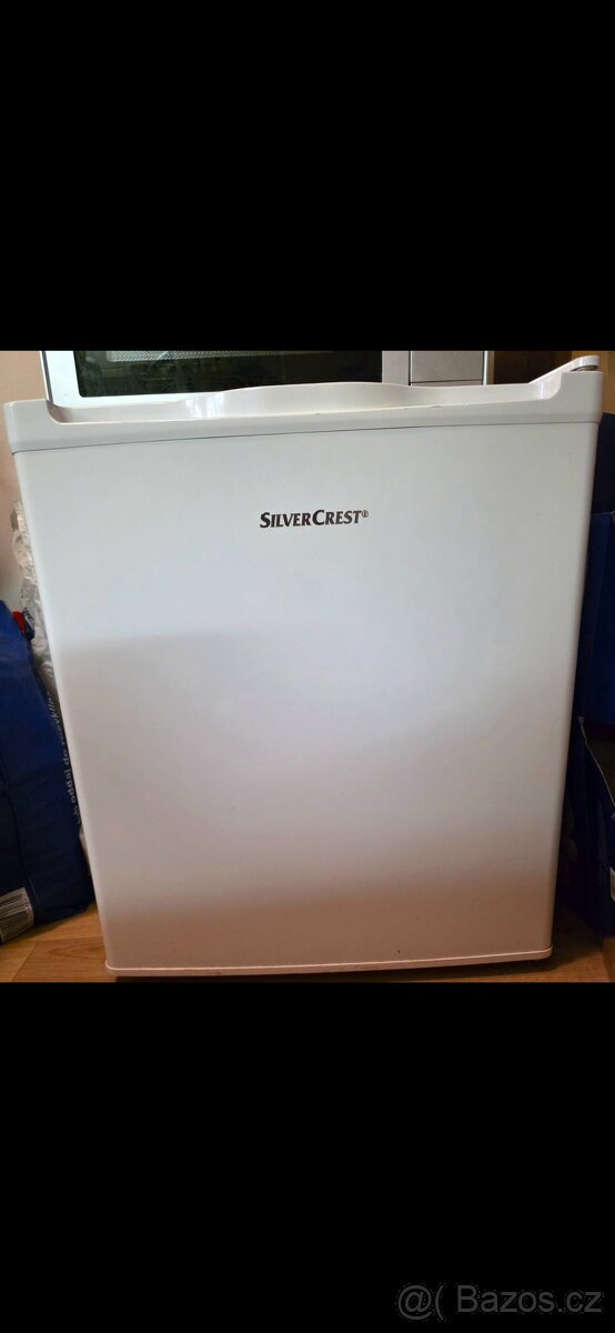 Malá mini lednička