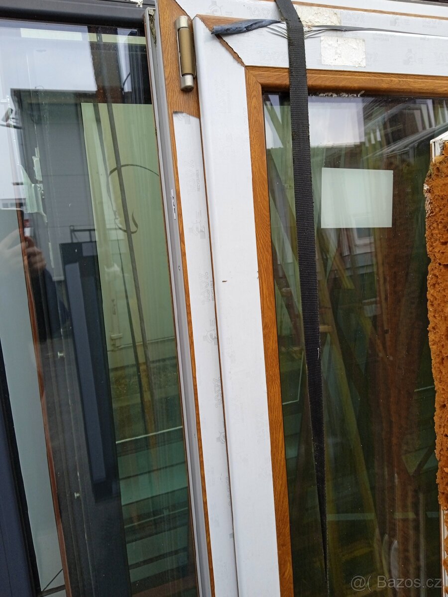 Dvojdílné okno se sloupkem pozice 152