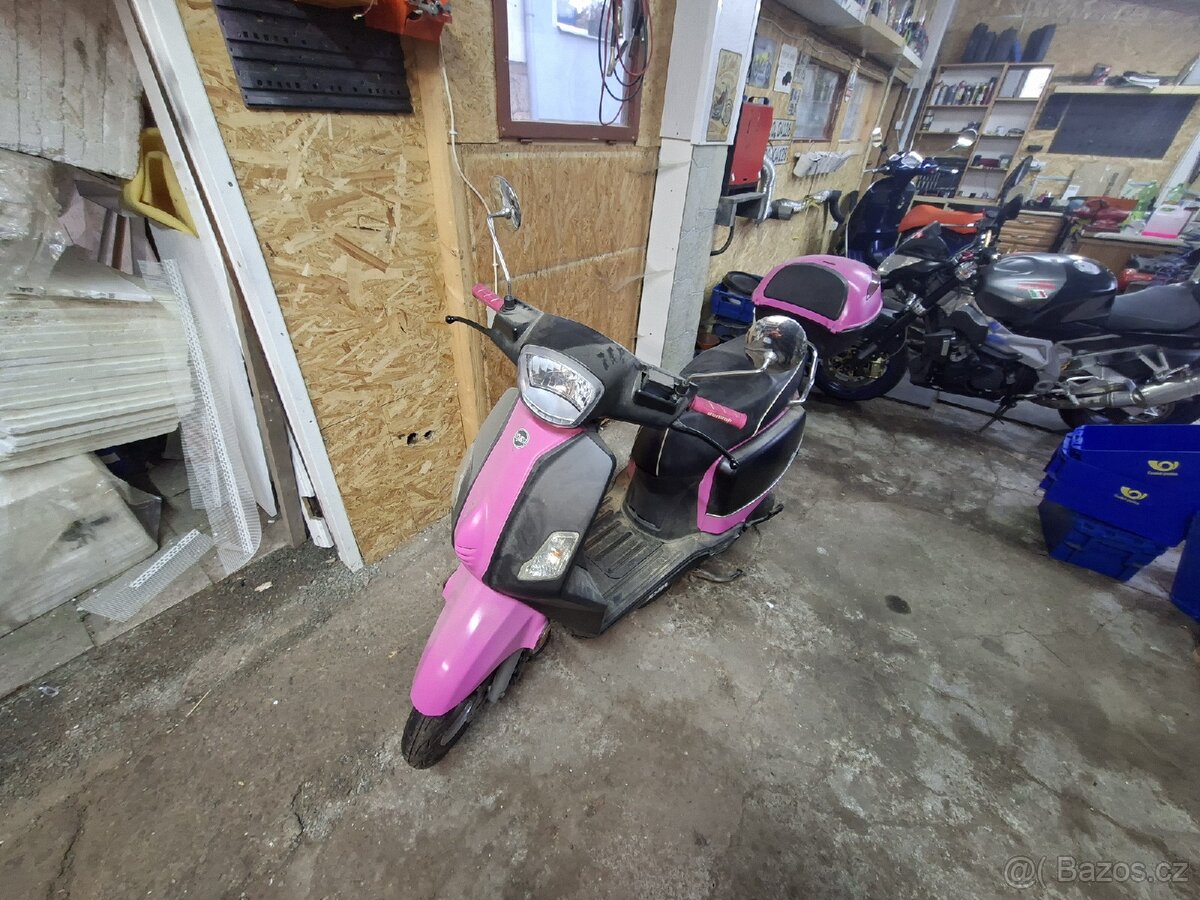 Skútr 125