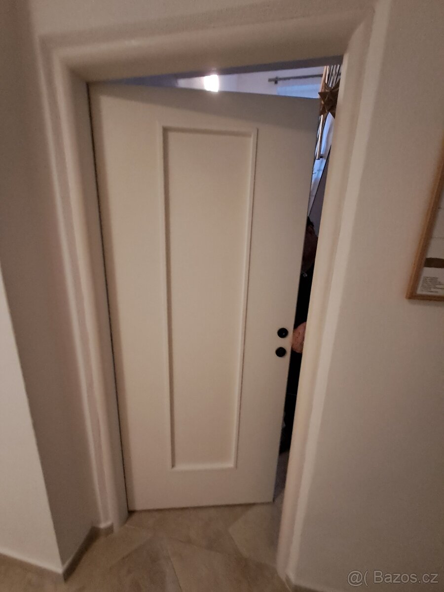 Prodám vnitřní dveře bile CAG, lamino CPL