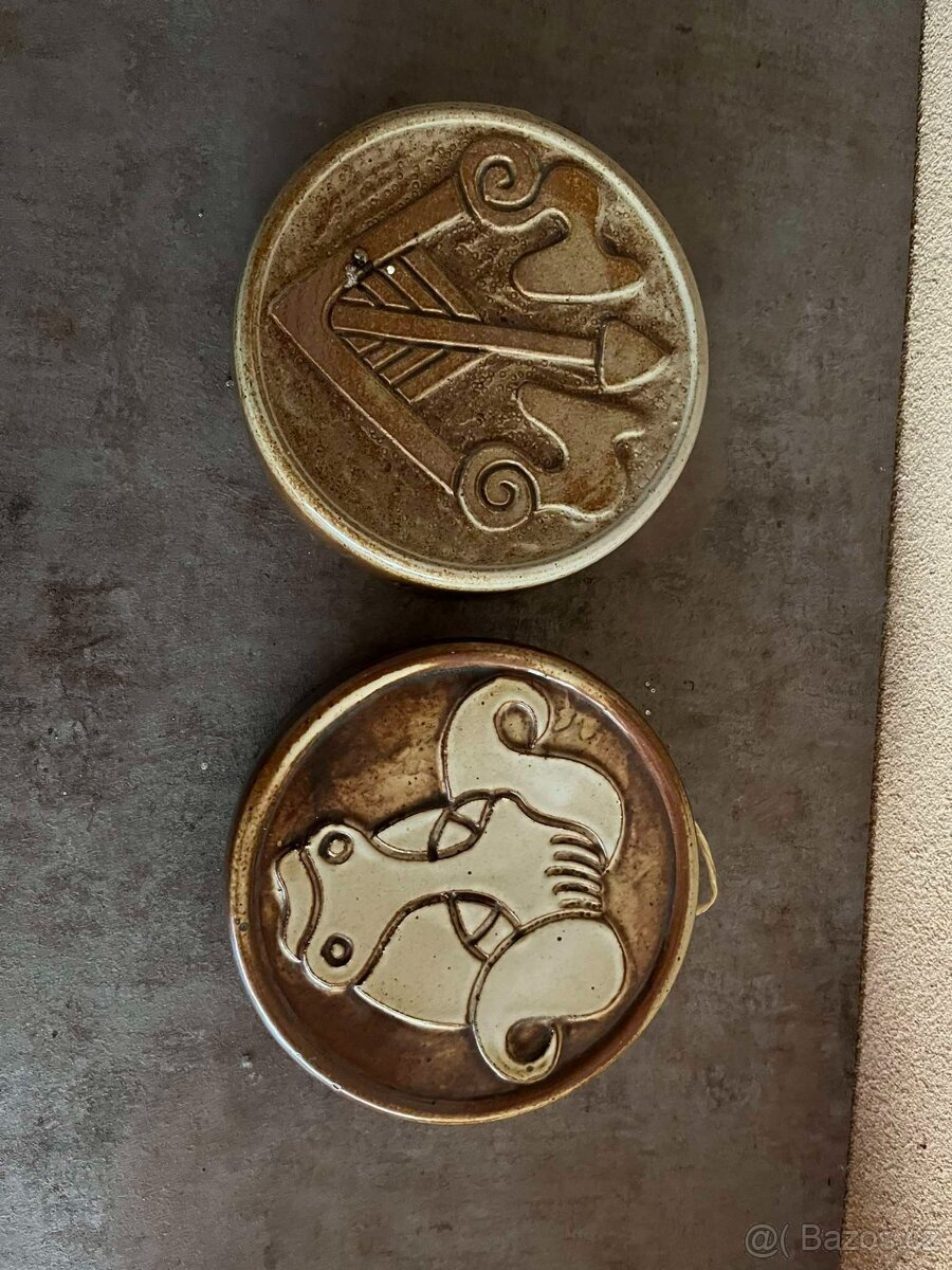 Kunštácká keramika znamení 2ks