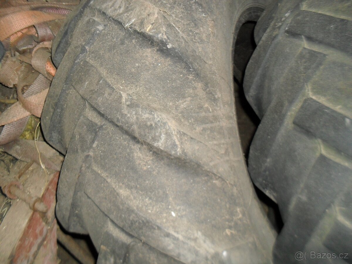 prodam pneu na traktor