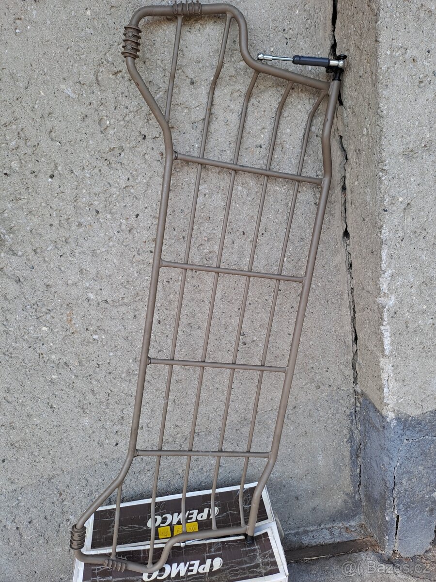 Mříž kufru Volvo XC70 č.30721725, 30721726