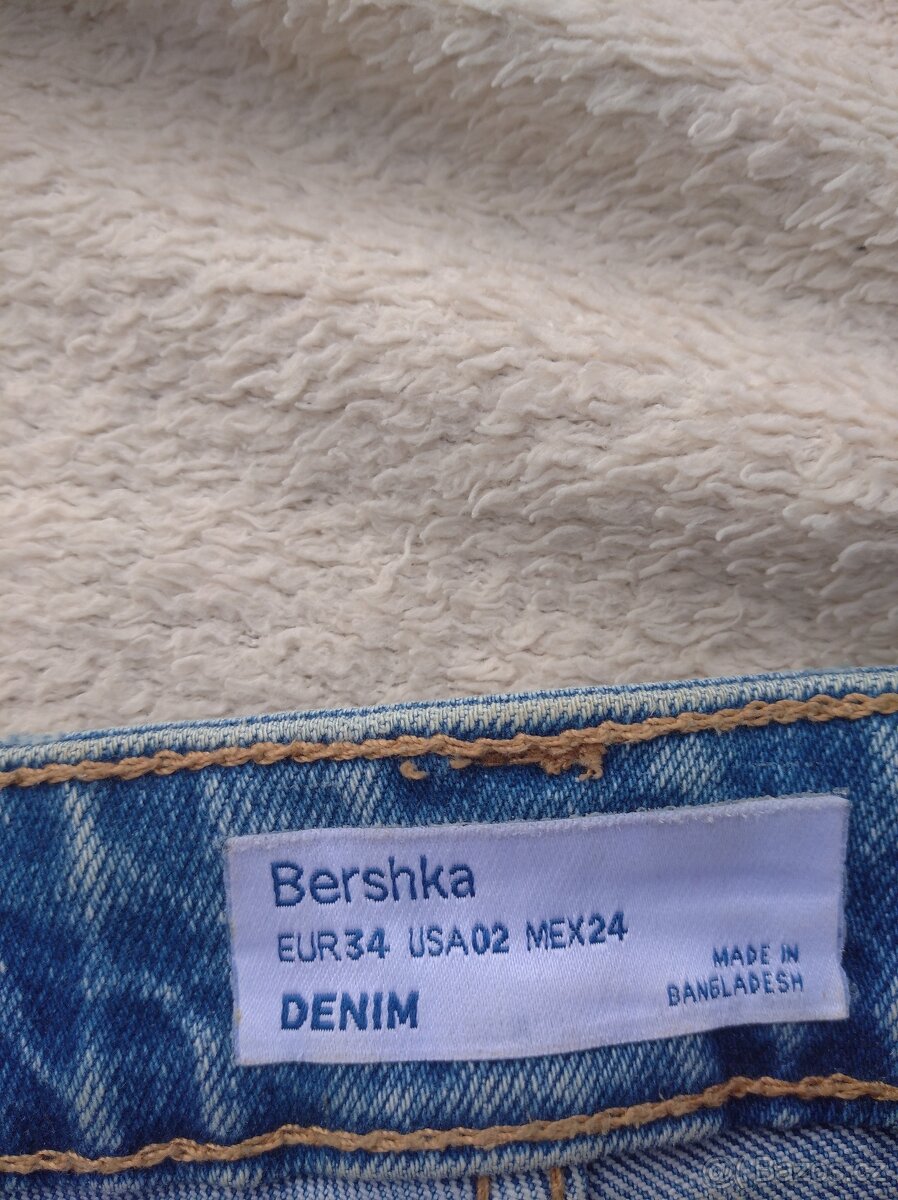 Prodám dívčí džínové šortky Bershka vel.34