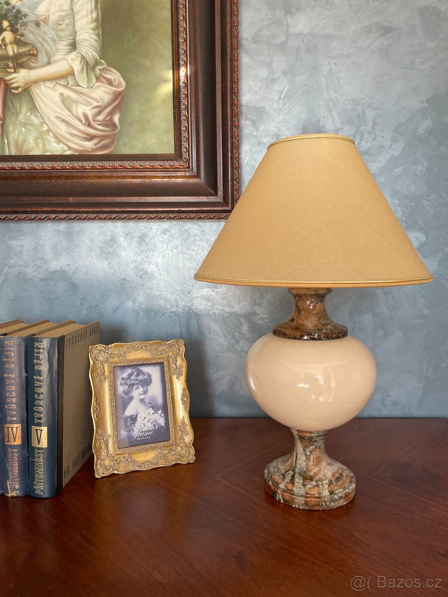 ALABASTROVÁ stolní lampa