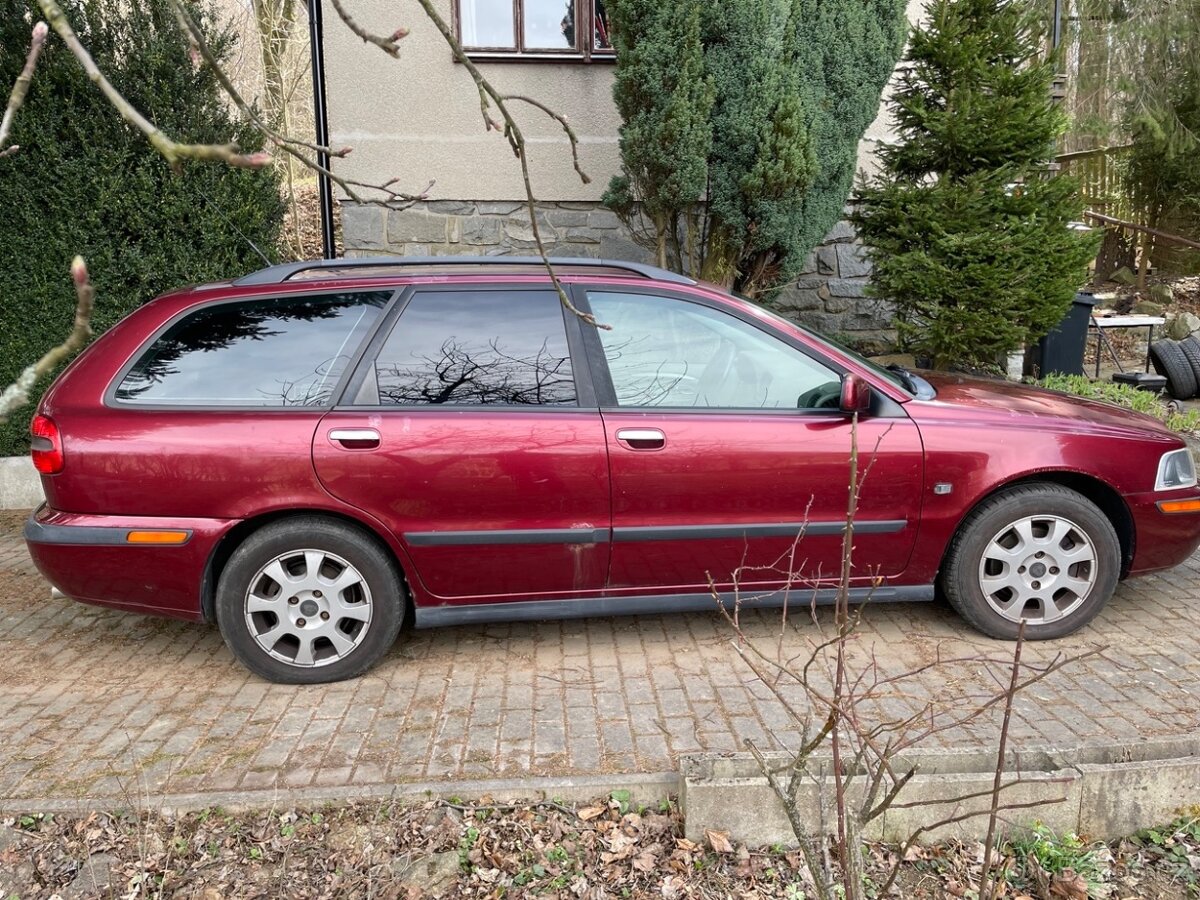 Volvo V40, 2.0 benzín