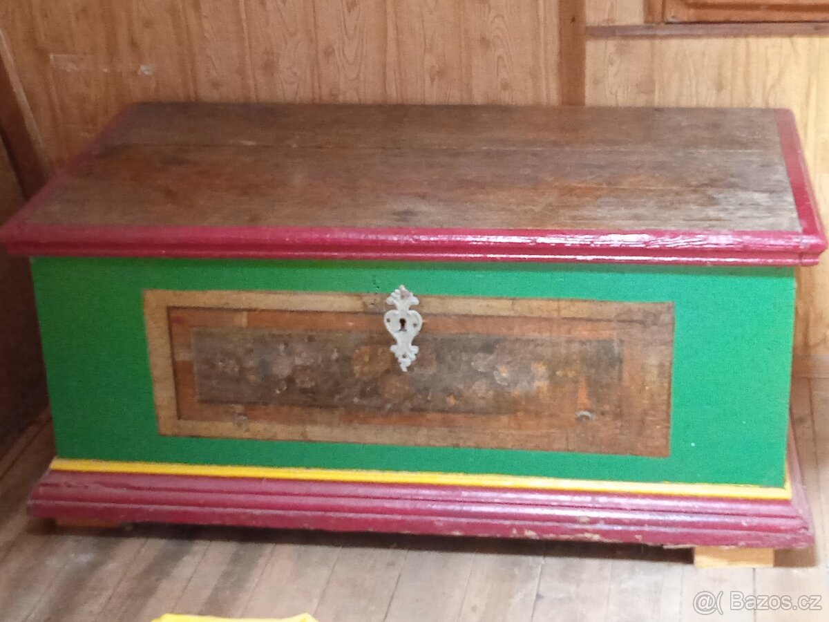 Truhla starožitná z r. 1804