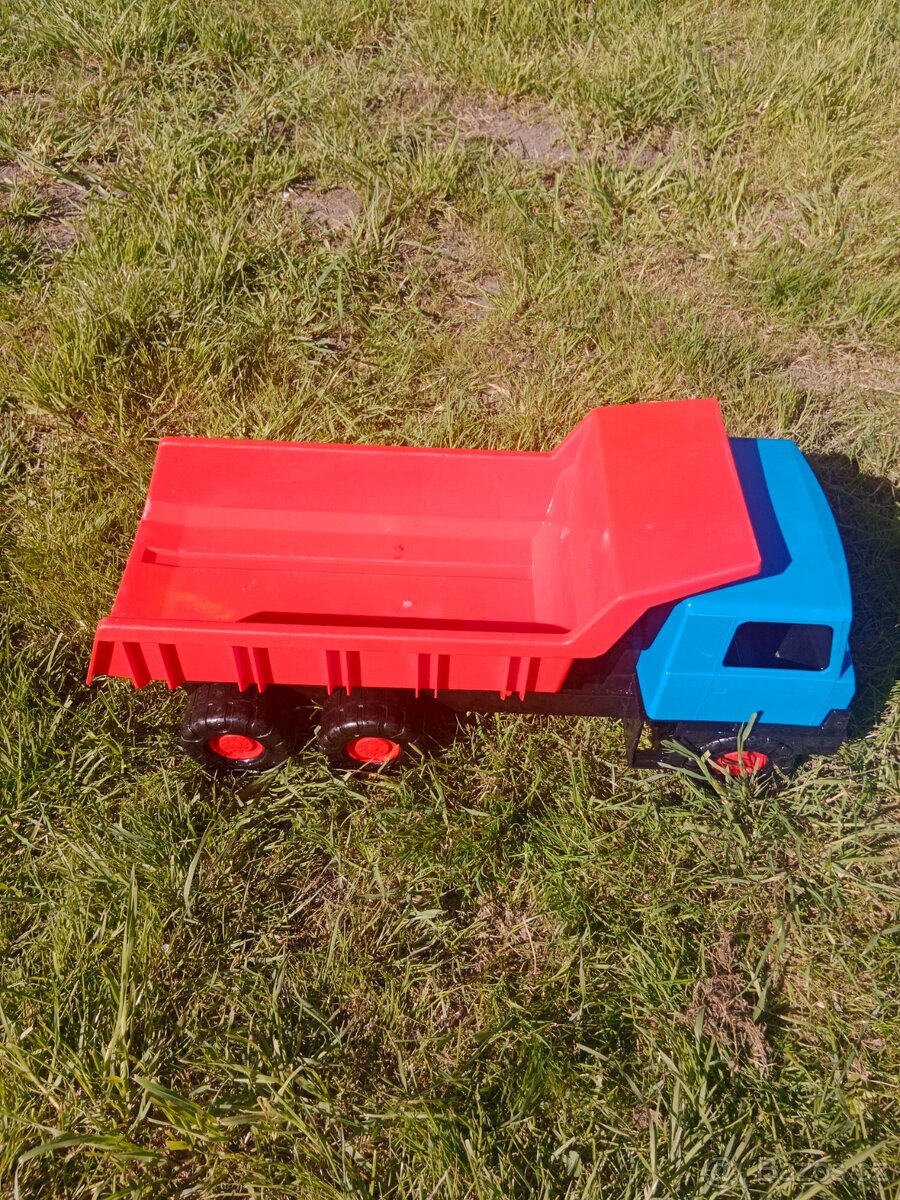 Sklápěcí auto Tatra
