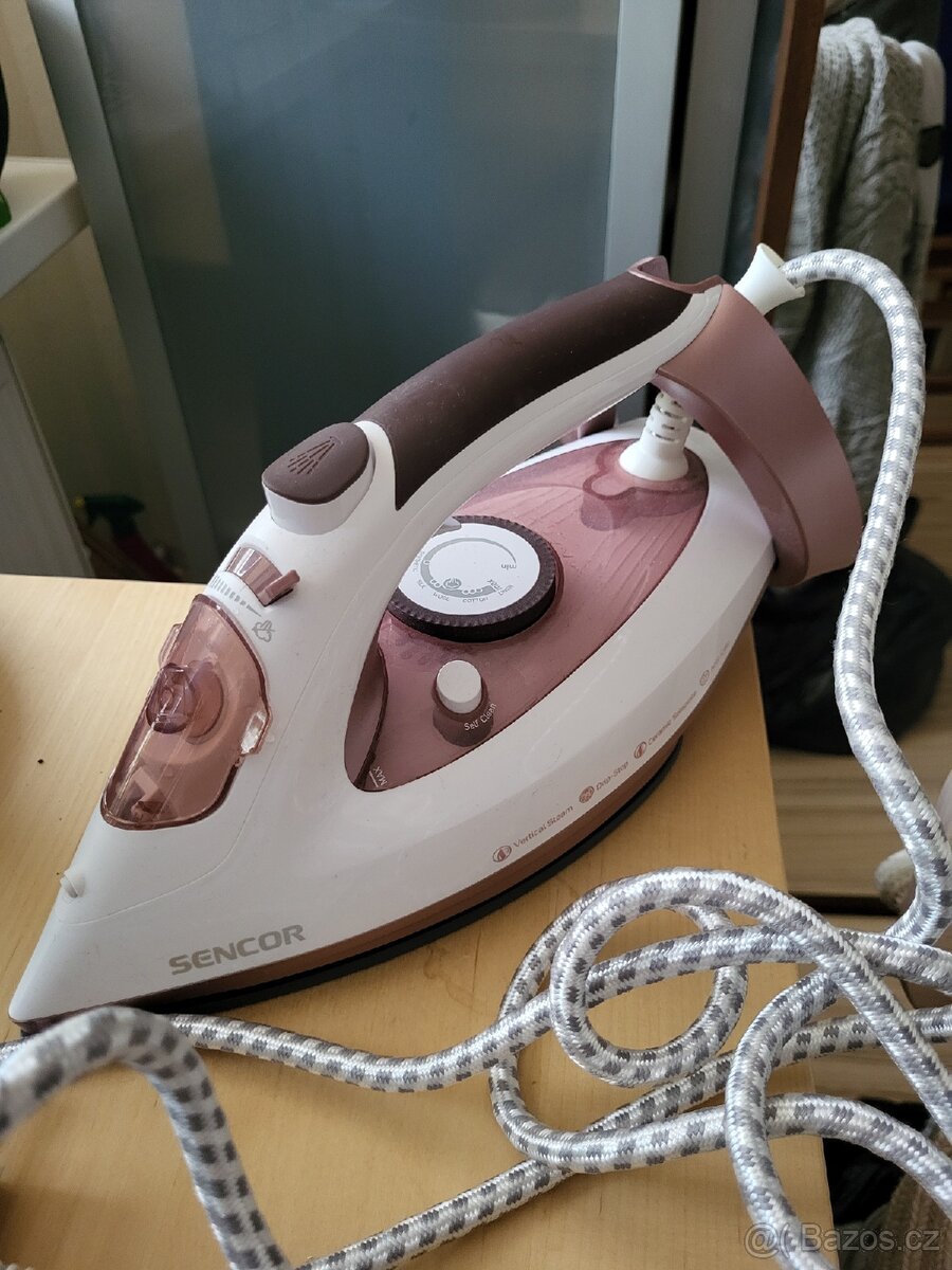 Žehlička Sencor SSI 8300