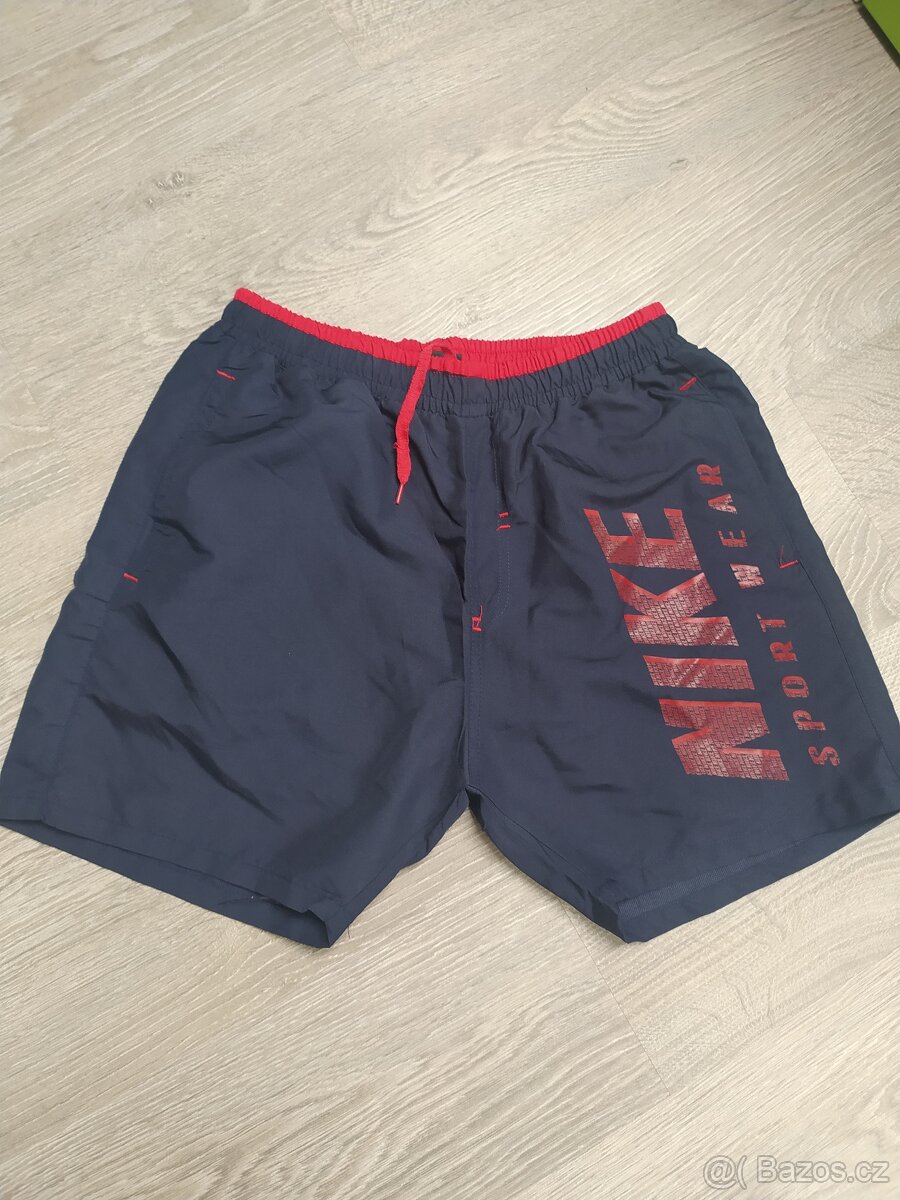 Plavkove kraťasy vel. M zn. Nike