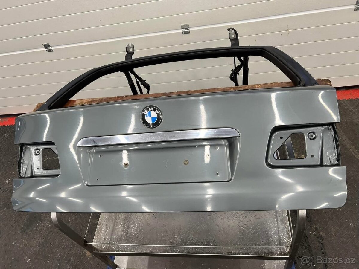 Prodam 5. Vrata e39 touring barva anthrazit.