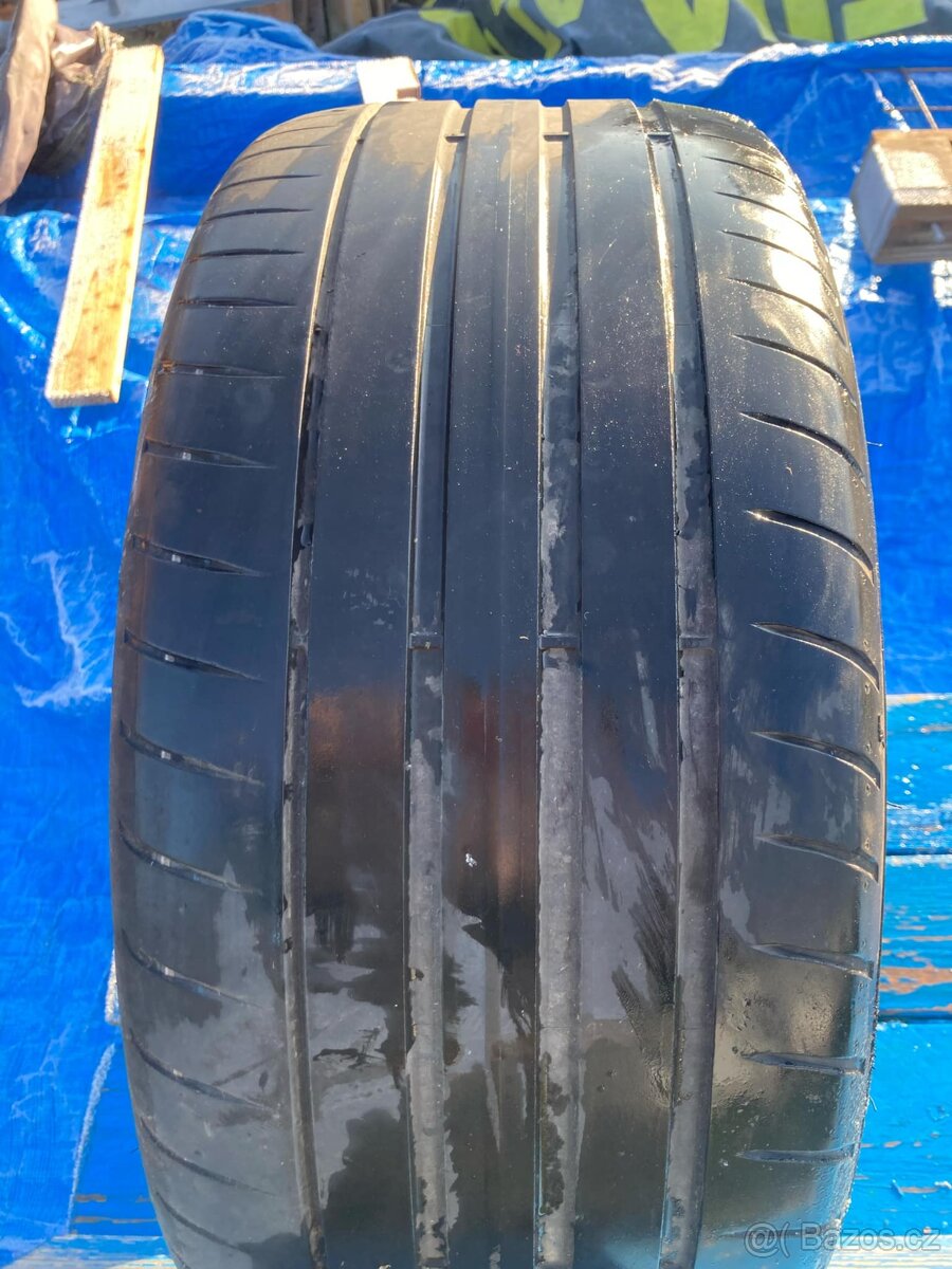 Pneu GoodYear Eagle F1 245/40 R18