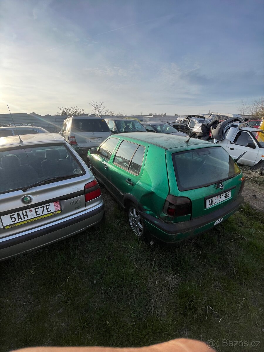 Golf 3 na opravu motor 1.8