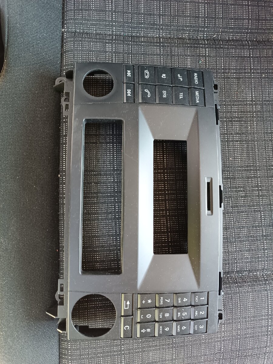 Přední panel rádio Vito w447