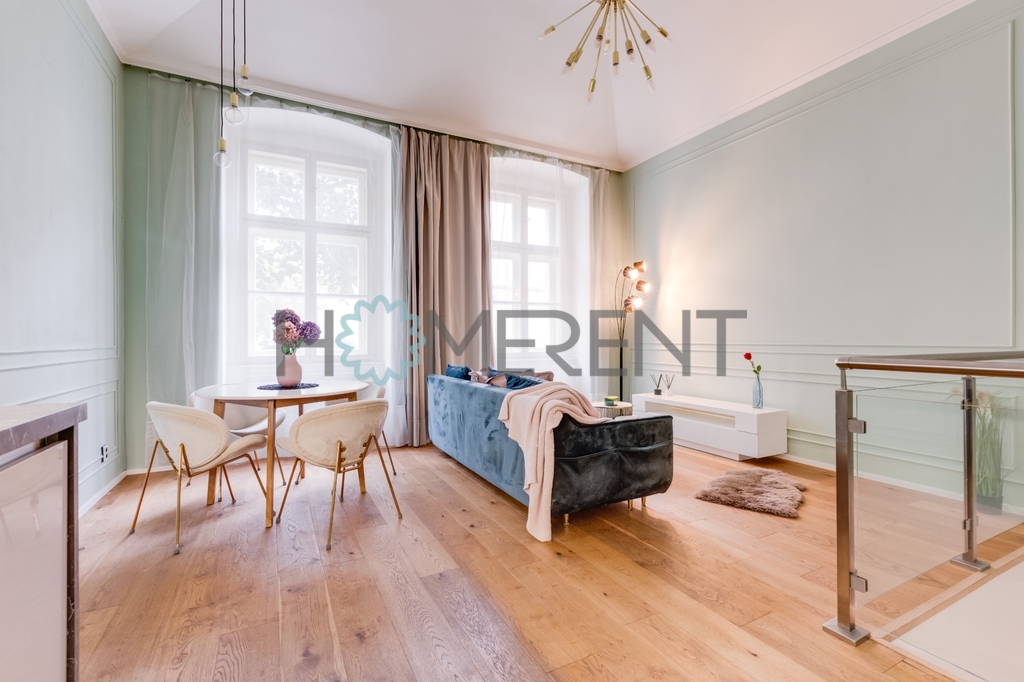 Pronájem stylového bytu 2+kk, 86m² - mezonet - Praha - Karl