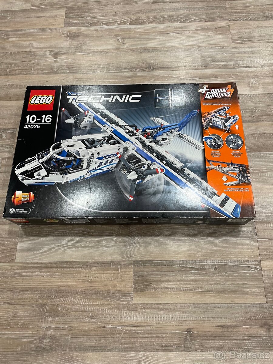 Lego Nákladní letadlo 42025