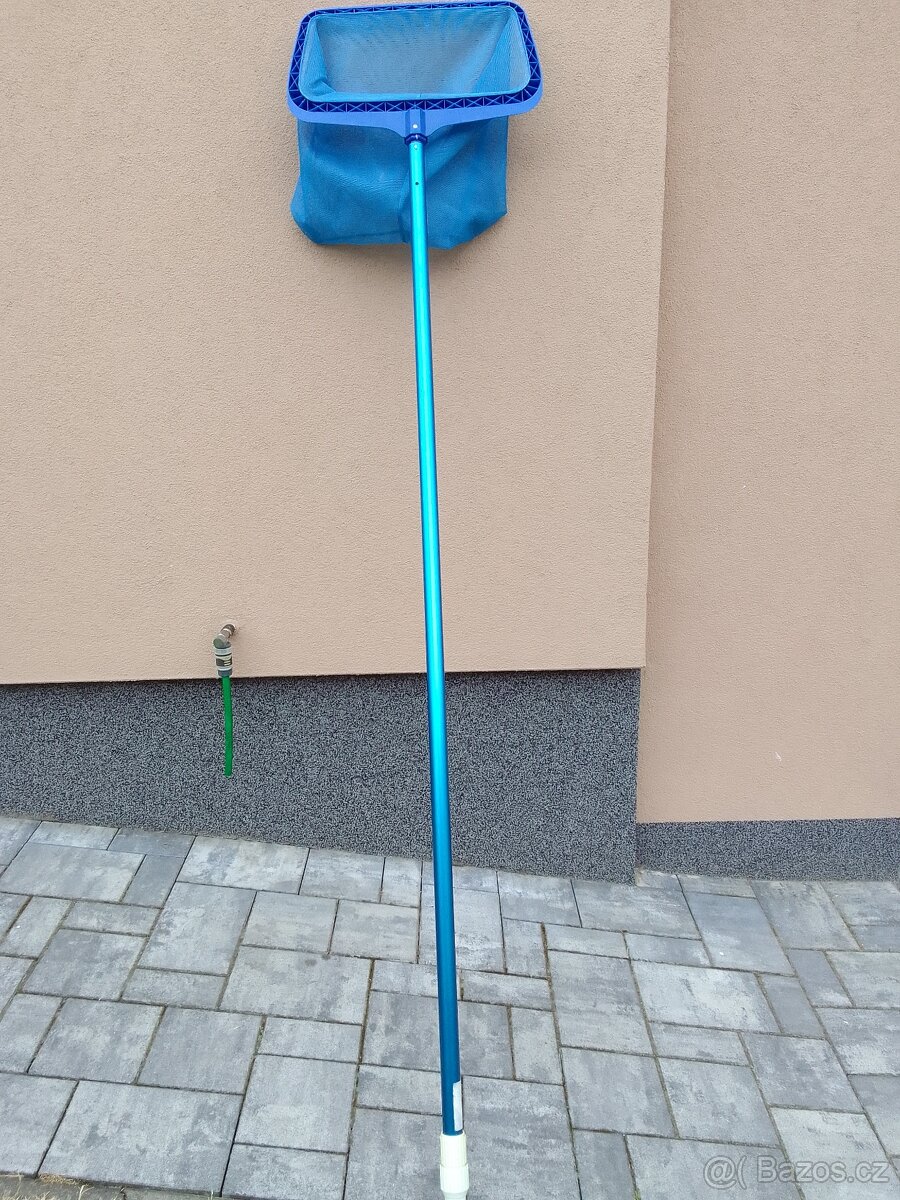 Síť na čištění bazénu + plovák na tablety