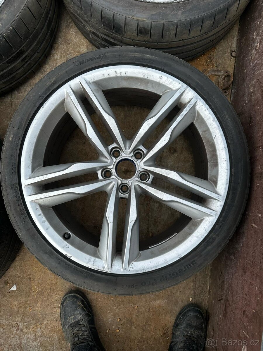 AUDI S7 R20