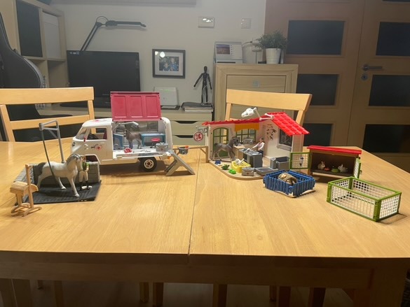 SCHLEICH Veterina + Mobilní veterina + Králíkárna