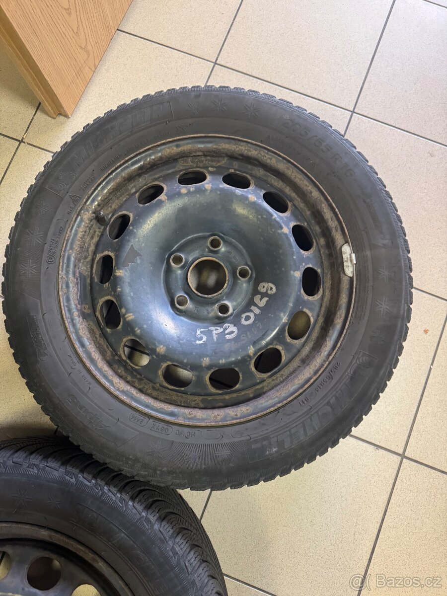 Škoda Octavia Plechové disky s pneu Michelin 205/55 R16
