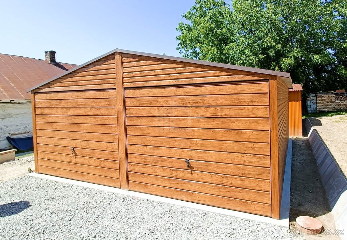 Plechová garáž 6m x 6m, sedlová střecha, 2x vrata dveře