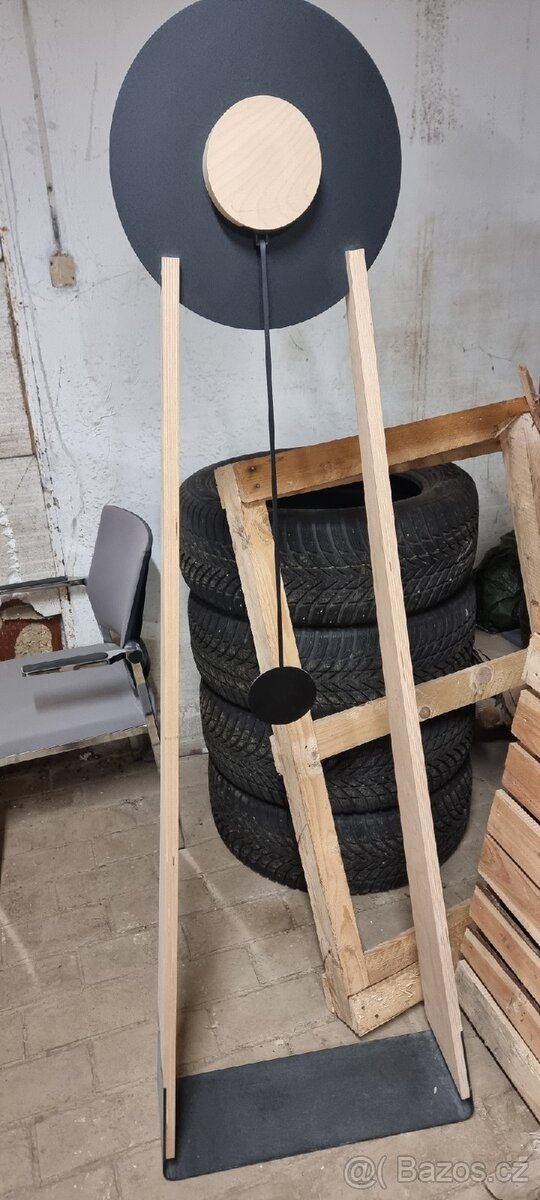 Designové stojací hodiny - nedokončený projekt