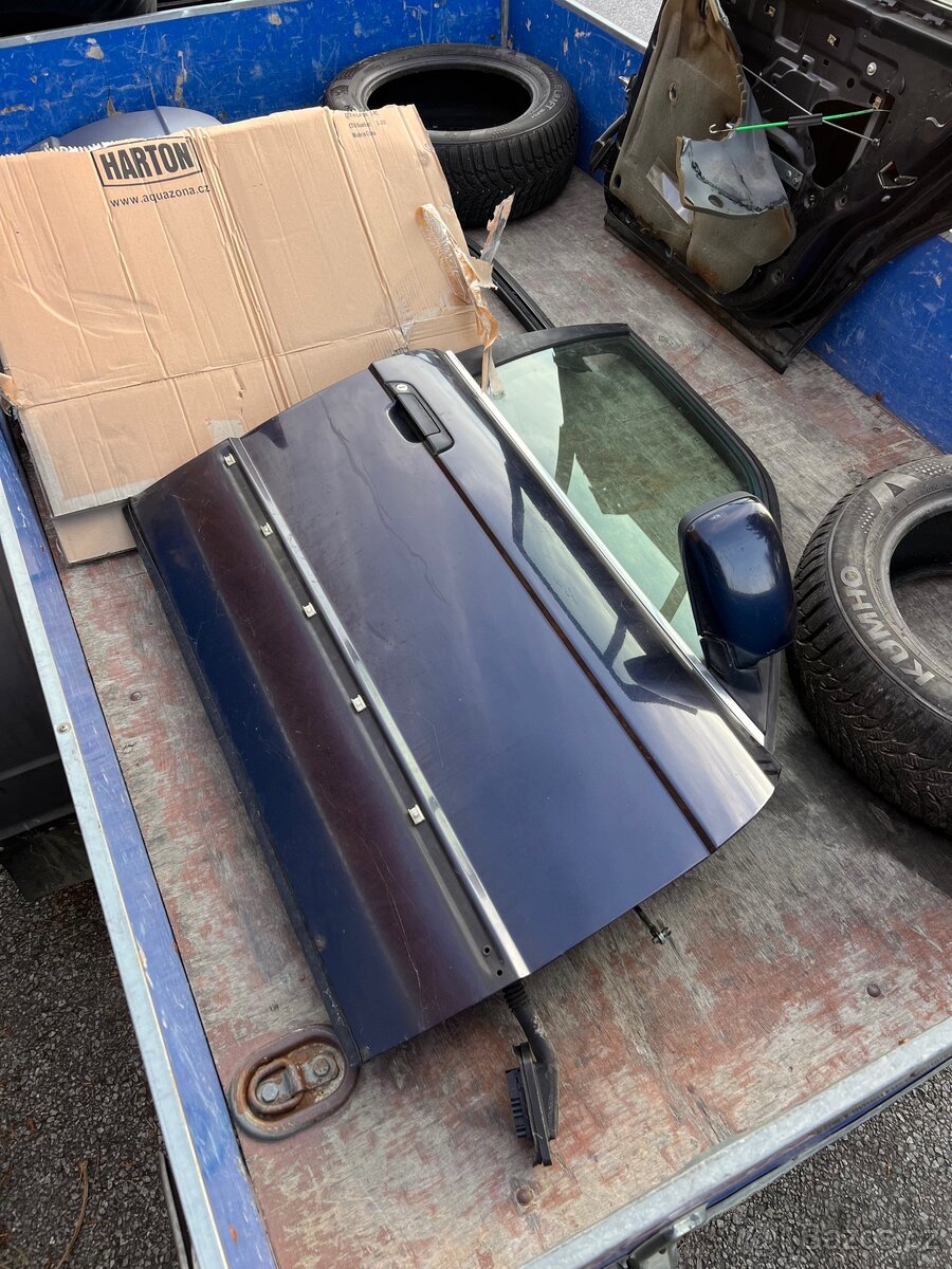 Pravé přední dveře bmw e34