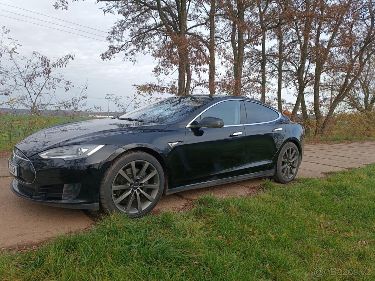 Tesla model S