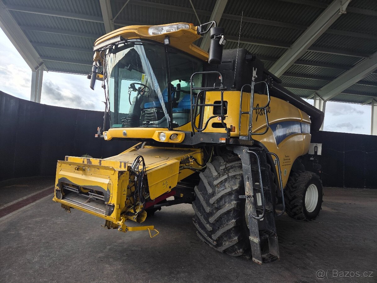 Kombajn,mlátička NEW HOLLAND CX8080SL