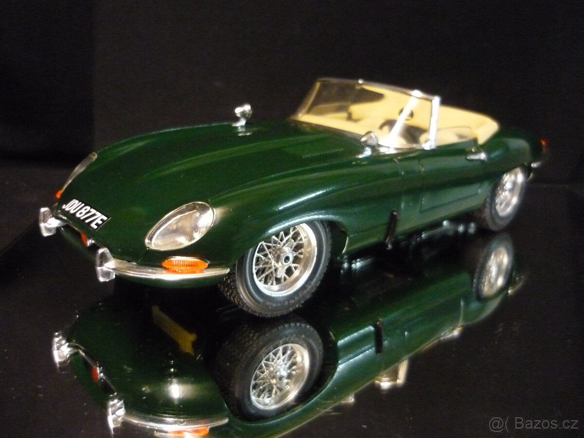 Jaguar E Type Cabriolet zelený Bburago 1/18