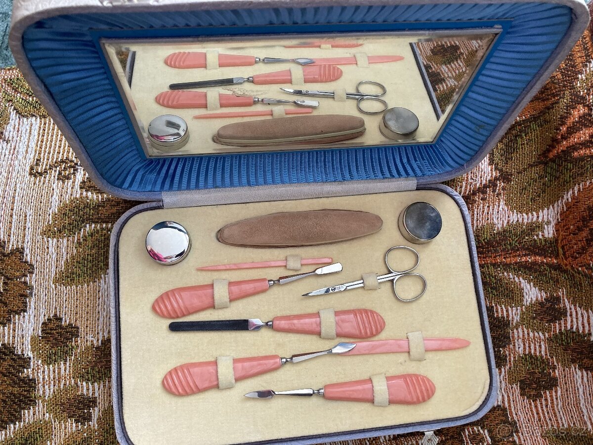 Starožitná sada manikúry