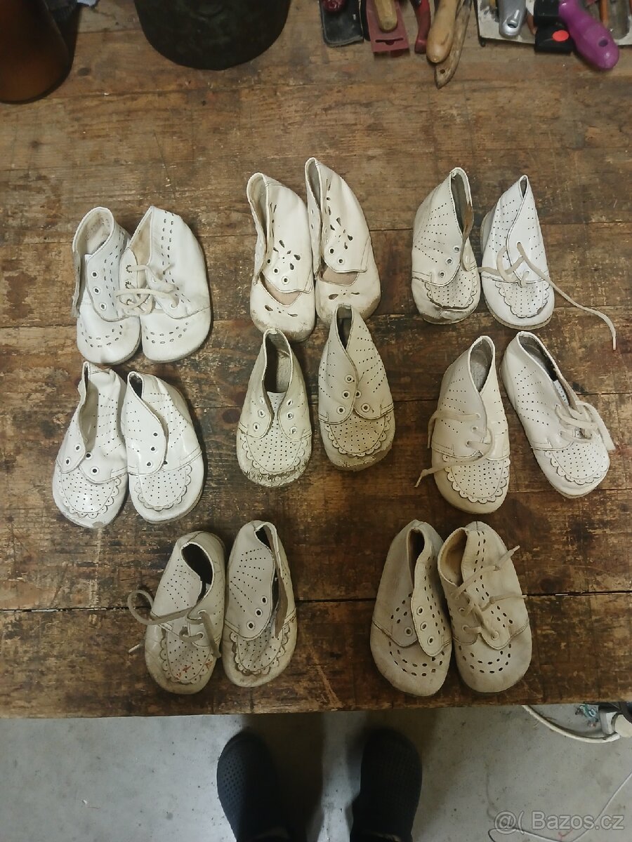 Starožitné dětské botičky