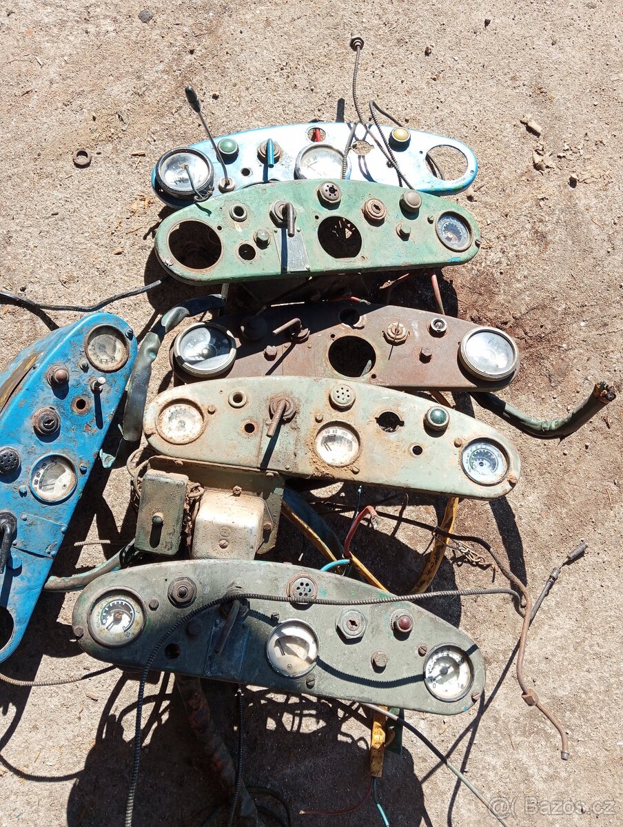 Zetor 25 přístrojové desky