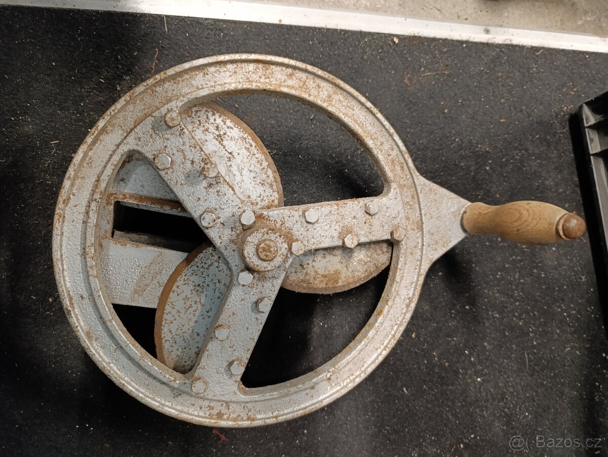 Řezačka kopřiv, krouhač na kopřivy