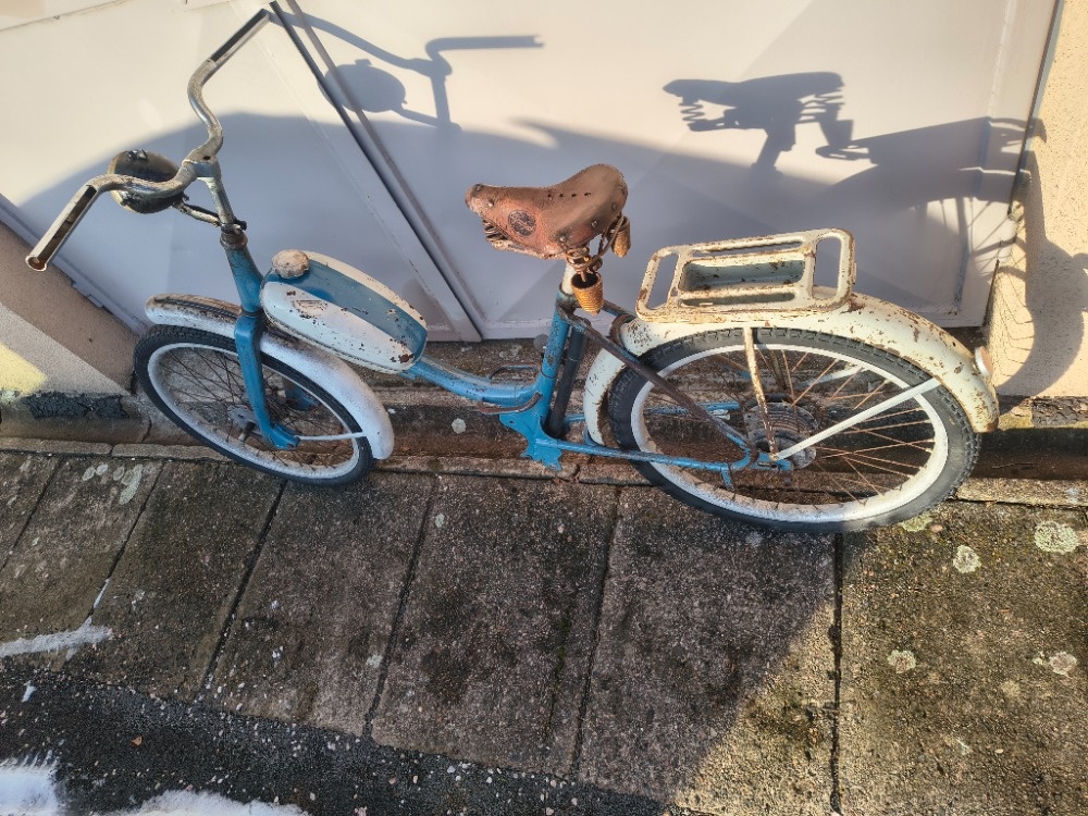 Stadion S11 původní lak, 1. typ s uchy a alu koly