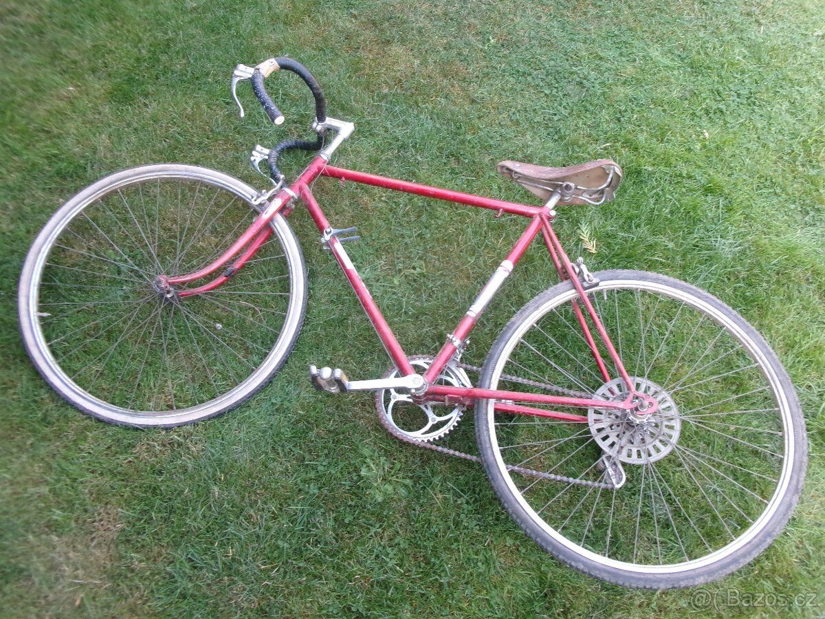 vyprodám jízdní kola z garáže: zn.Favorit a další, dětská, j