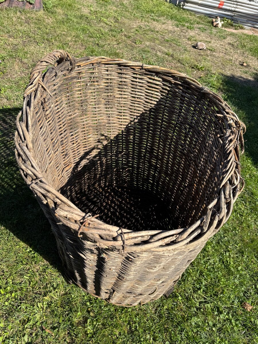Mega velký proutěný koš - zachovalý
