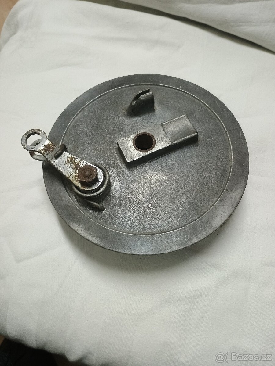 Brzdový štít ČZ 125 150 175