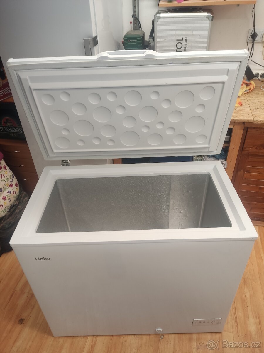 Mrazák pultový