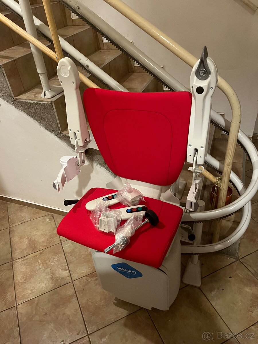 Schodišťový výtah/schodišťová sedačka Vecom
