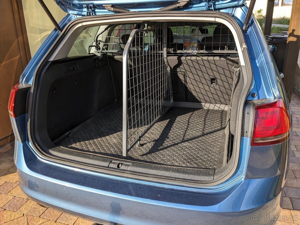 Oddělovací a dělící mříž podélná pro psa VW Golf 2013-2020