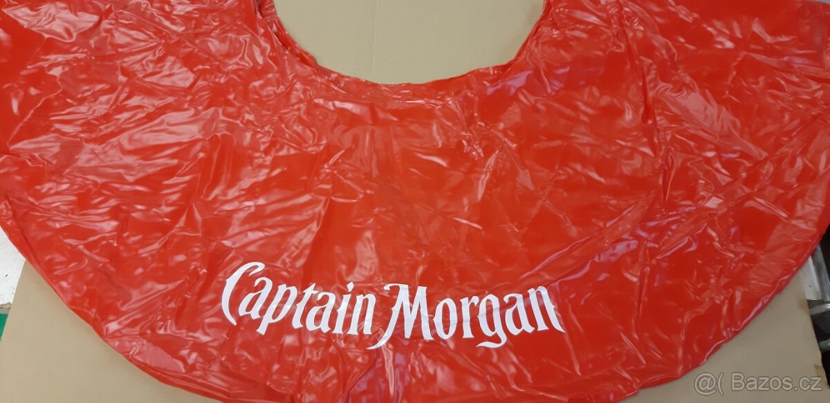 Plavací kolo Kapitán Morgan.