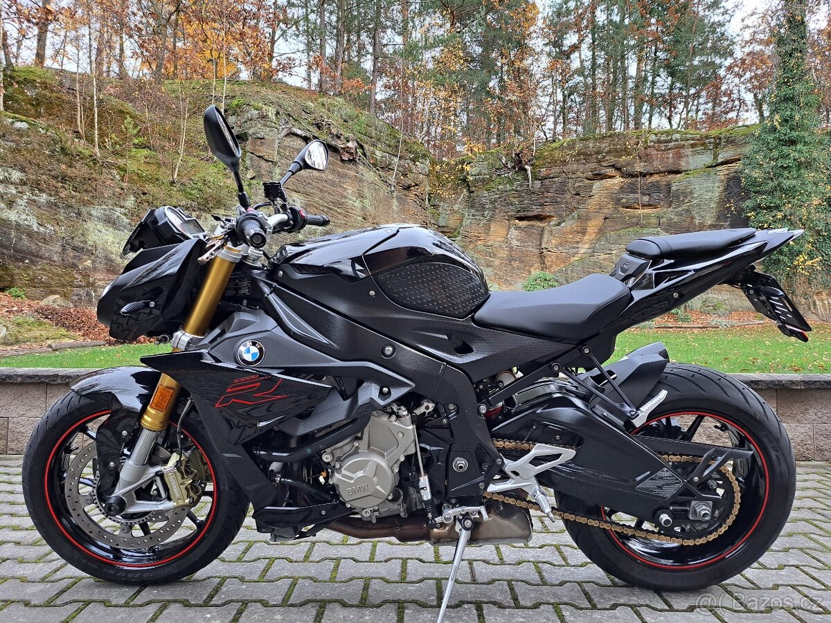 BMW S 1000 R - TOP STAV + VÝBAVA, AKRAPOVIČ - 209 900 KČ