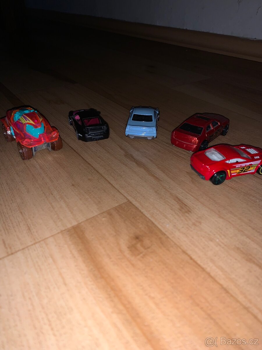 HotWheels auta