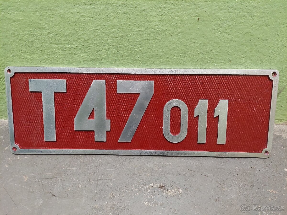 Cedule z lokomotivy T47.011