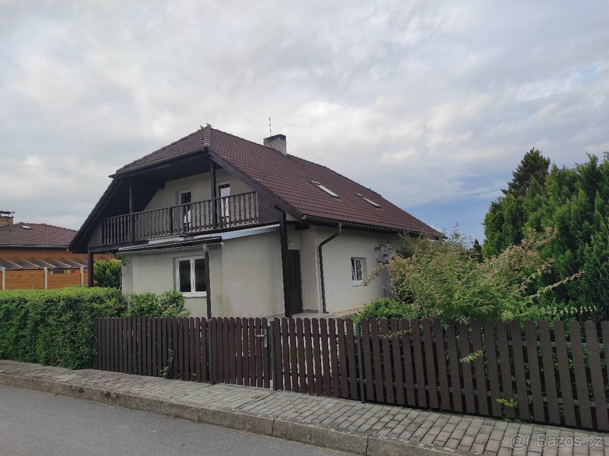 Prodej RD o 2 bytových jednotkach